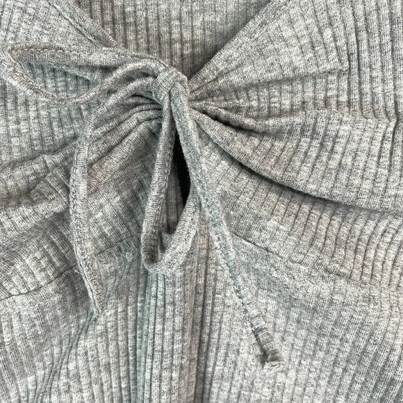 5/$25 SHEIN Qutie Lettuce Trim Knot Front RibKnit Tee Grey Cropped Long Sleeve L - Picture 4 of 11